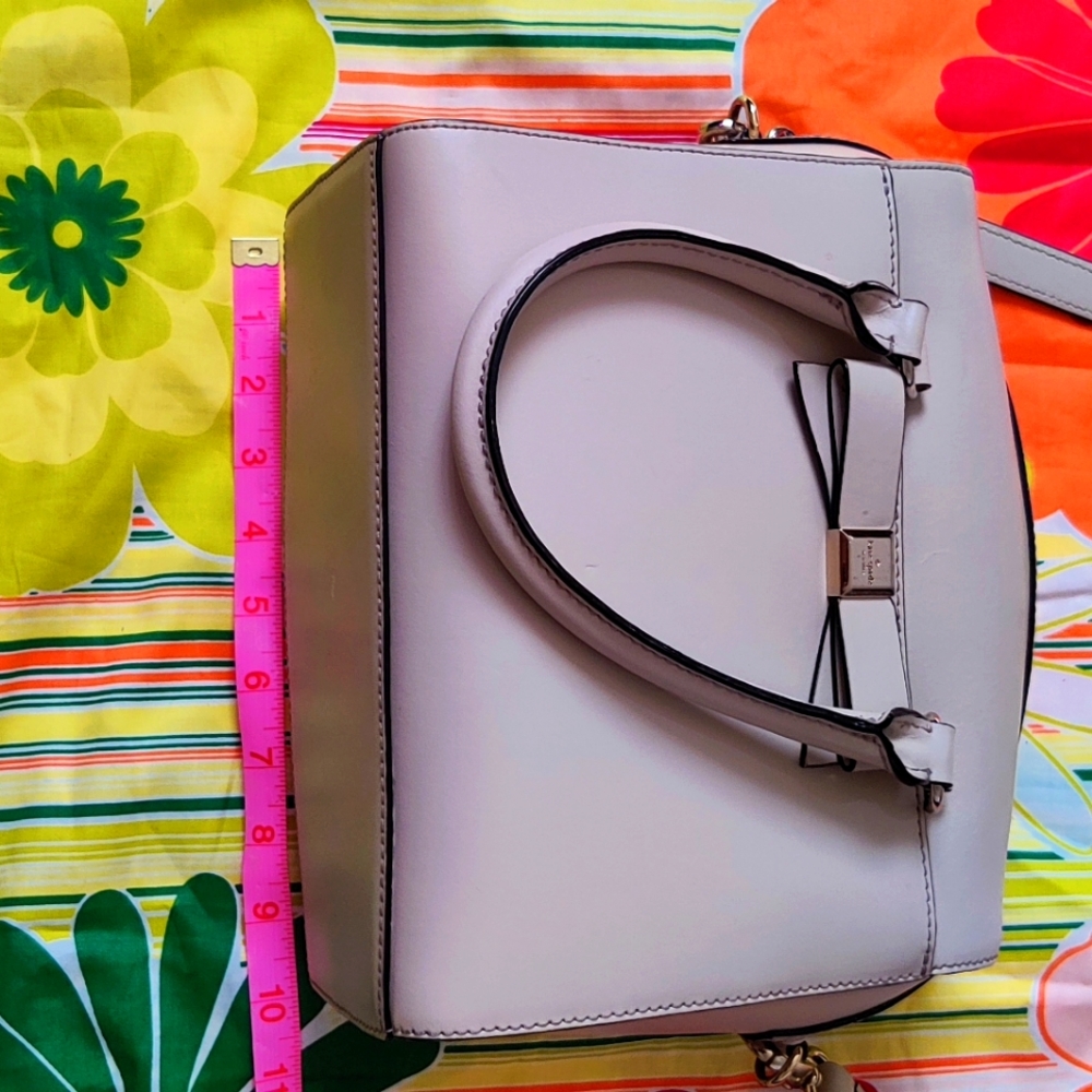 Elegant Gray Handbag